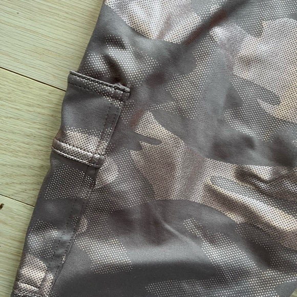 Camo Print rose gold and brown Women's workout kit bra and leggings size small - Picture 9 of 10